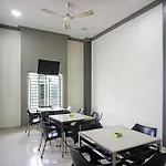 Oyo 93355 Maestro Home Syariah