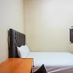 Oyo 93355 Maestro Home Syariah