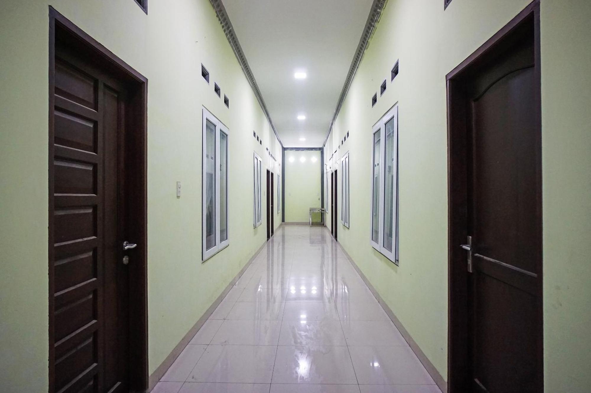Oyo 93355 Maestro Syariah