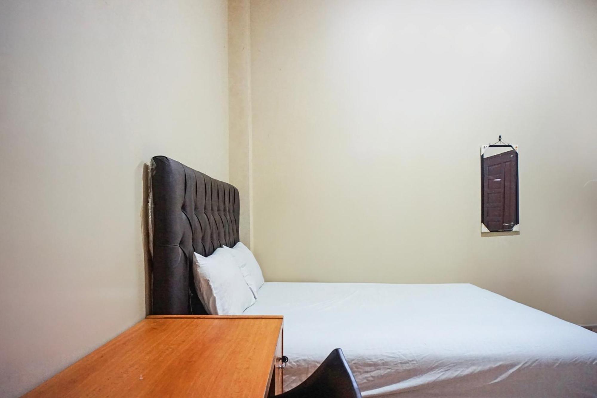 Oyo 93355 Maestro Syariah Hotel