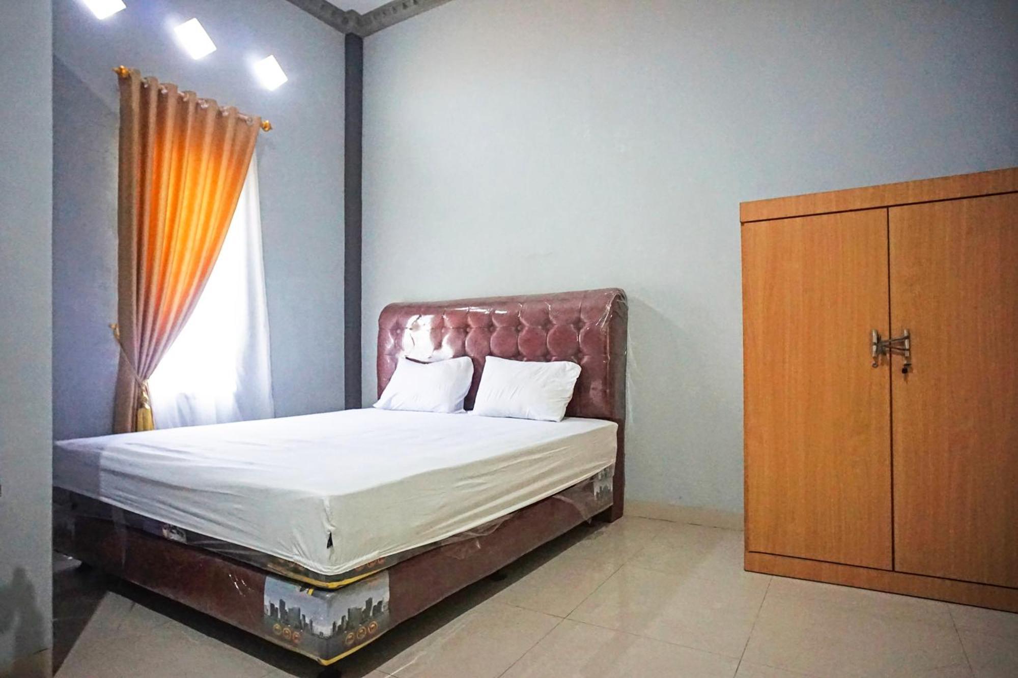 Oyo 93355 Maestro Syariah Hotel Medan