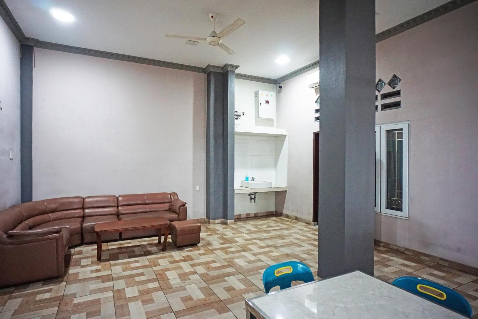 Hotel Oyo 93355 Maestro Syariah Medan